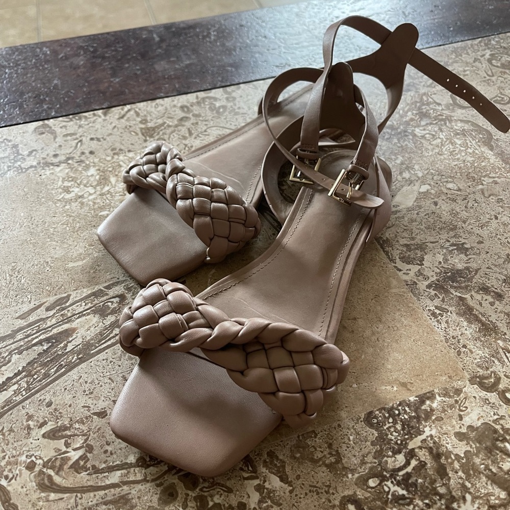 LACED SANDALS